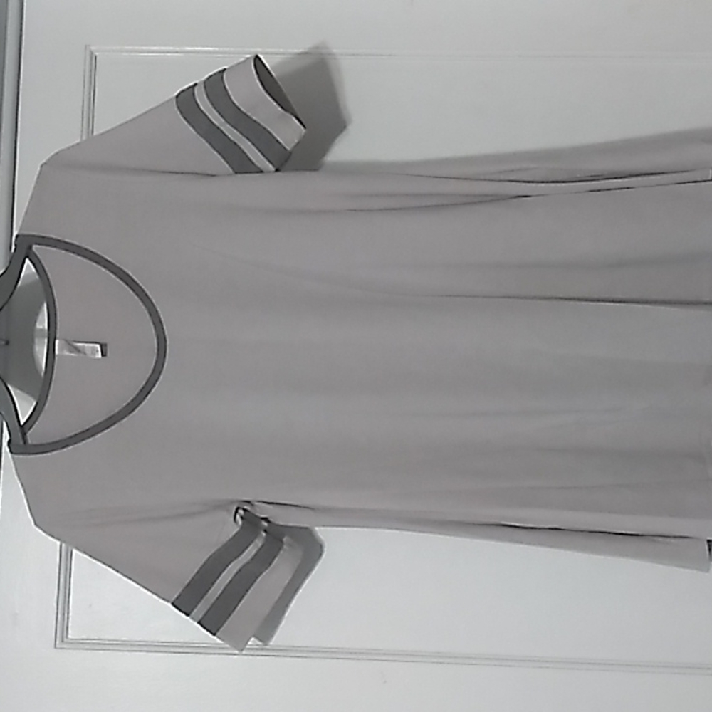 Lularoe Perfect Tee Medium